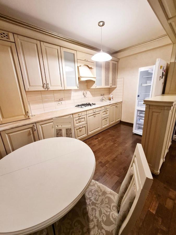 Cathedral Park And Pedestrian Zone Ultracentral Cozy Apartment In Кишинёв Экстерьер фото