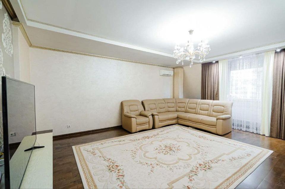 Cathedral Park And Pedestrian Zone Ultracentral Cozy Apartment In Кишинёв Экстерьер фото