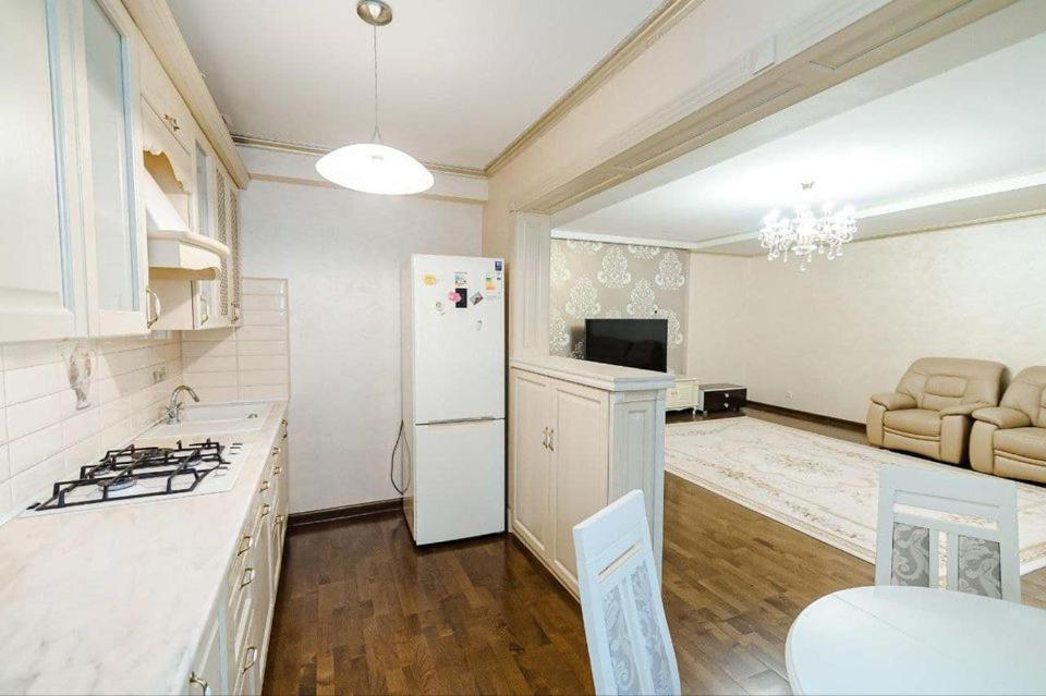 Cathedral Park And Pedestrian Zone Ultracentral Cozy Apartment In Кишинёв Экстерьер фото
